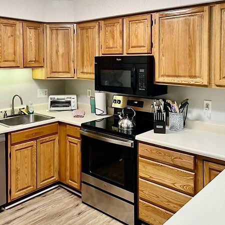 Lincoln Condo With Views, Pool, Hot Tub And Balcony! מראה חיצוני תמונה